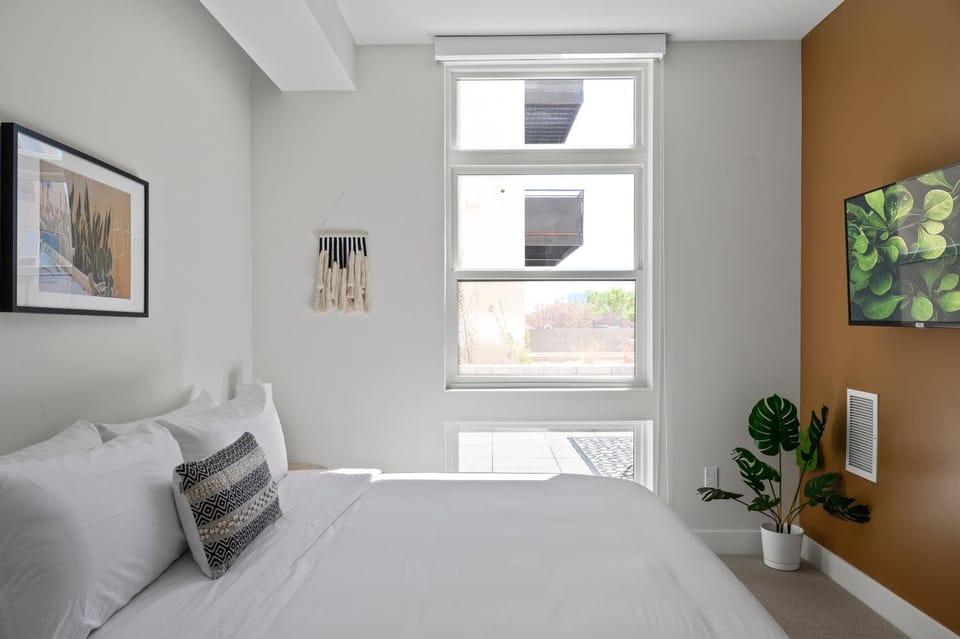 Art Inspired Stay | 1BR LoHi Loft | Dog-Friendly House in Denver