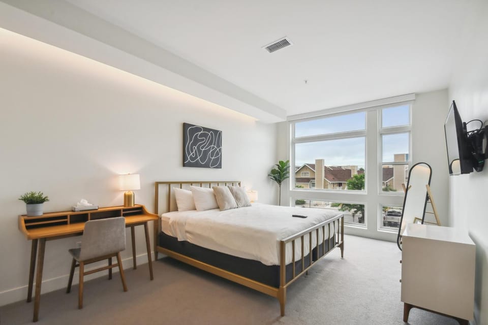 Sleek & Chic Vibes | Spacious 2BR LoHi Loft | Rooftop House in Denver