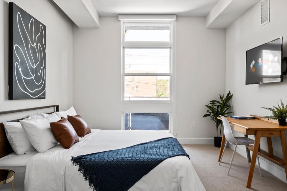 Polished Stayscape | 2BR LoHi Loft | Balcony | Dog-Friendly House in Denver