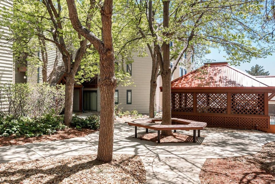 Code & Comfort | 2BR DTC Retreat | Pool + Home Office | Greenwood Village Apartment in Greenwood Village