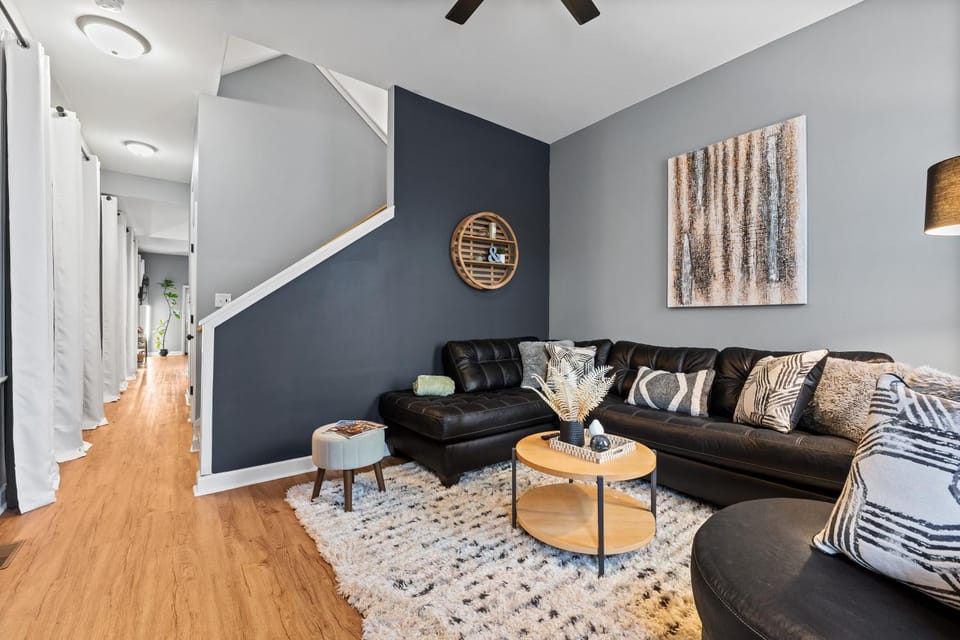 4BR Near Soulard Market | Arcade Basement & Huge Dining | Dog-Friendly | STL House in Saint Louis