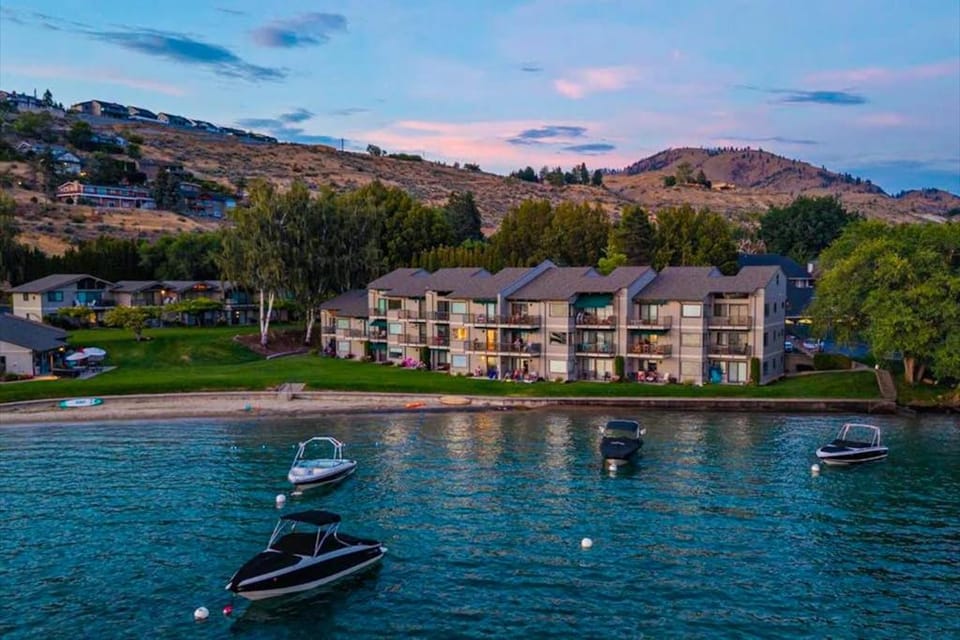 Spader Bay Landing Apartment in Chelan (In Town)