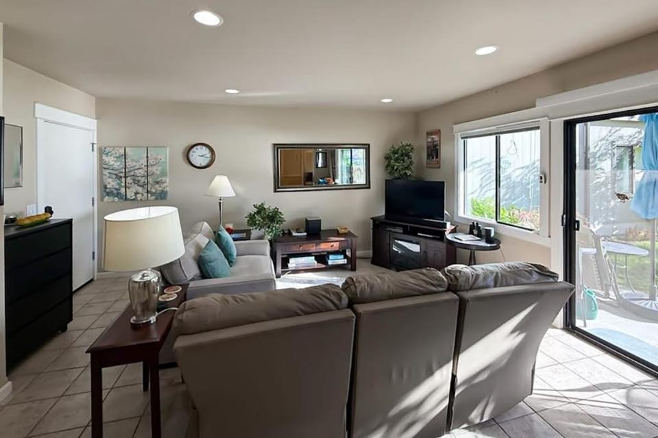 Spader Bay Landing Apartment in Chelan (In Town)