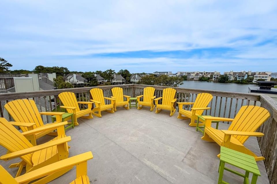 Lakefront Retreat at Litchfield by the Sea House in South Carolina