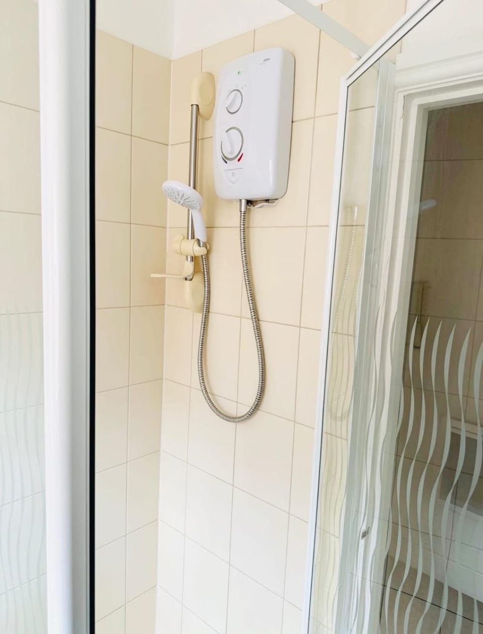 Modern One-Bedroom Studio Near the City Centre Apartment in Coventry