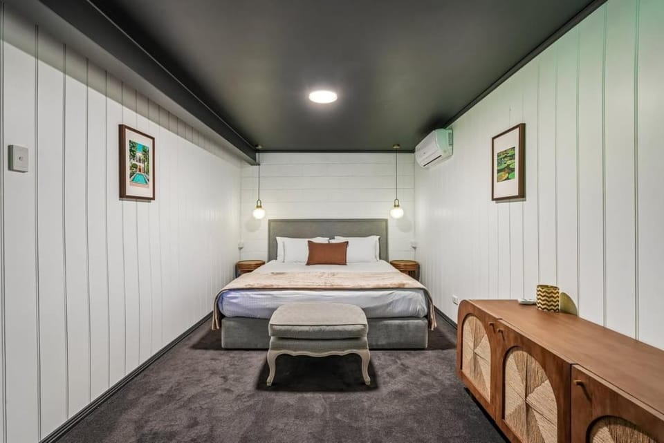 Gallipoli Getaway - Warm & Stylish, great location House in Coffs Harbour