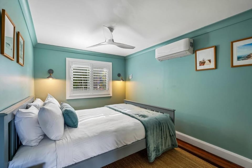 Gallipoli Getaway - Warm & Stylish, great location House in Coffs Harbour