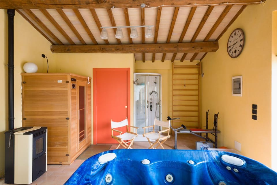Hot Tub, Sauna, Spa and wellness centre/facilities