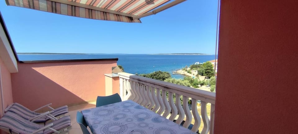 Balcony/Terrace, children, Family