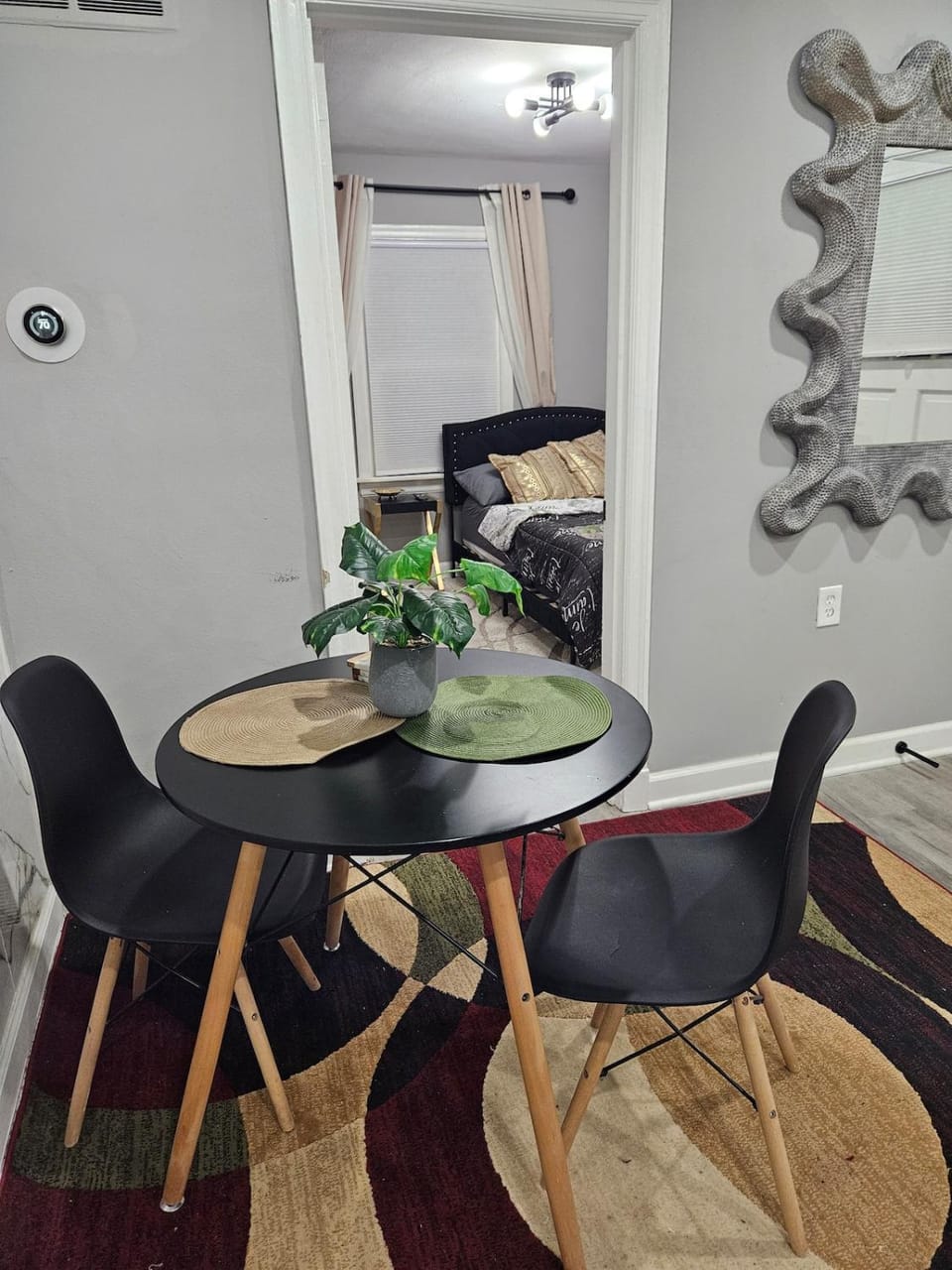 Cozy 2B Home in Delmar Loop with Newly Renov Bathroom Apartment in University City