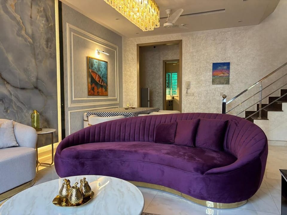 Communal lounge/ TV room, Facade/entrance, Seating area, Dining area