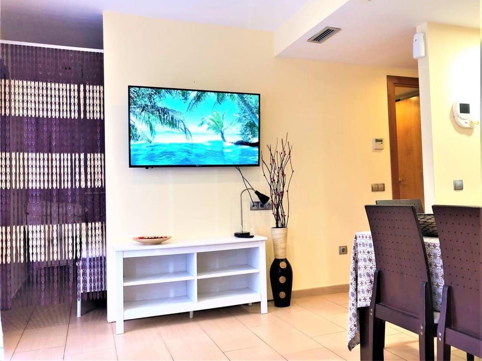TV and multimedia, Living room, Dining area