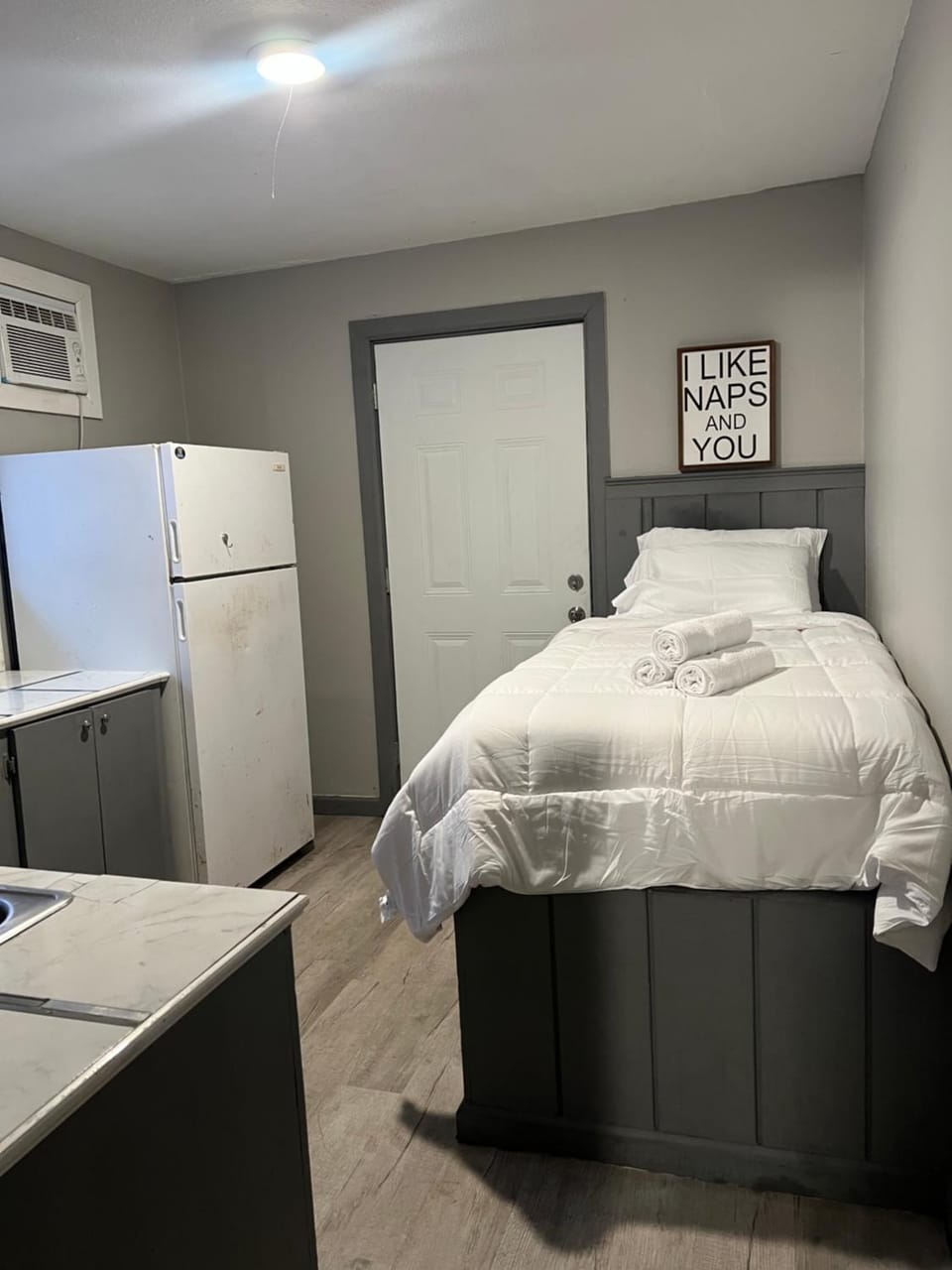 Ellie Kate's Tiny Apartment Pets Welcome Close to Airport Apartment in Little Rock