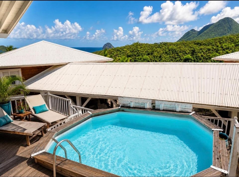 Natural landscape, View (from property/room), Balcony/Terrace, Pool view, Swimming pool, sunbed