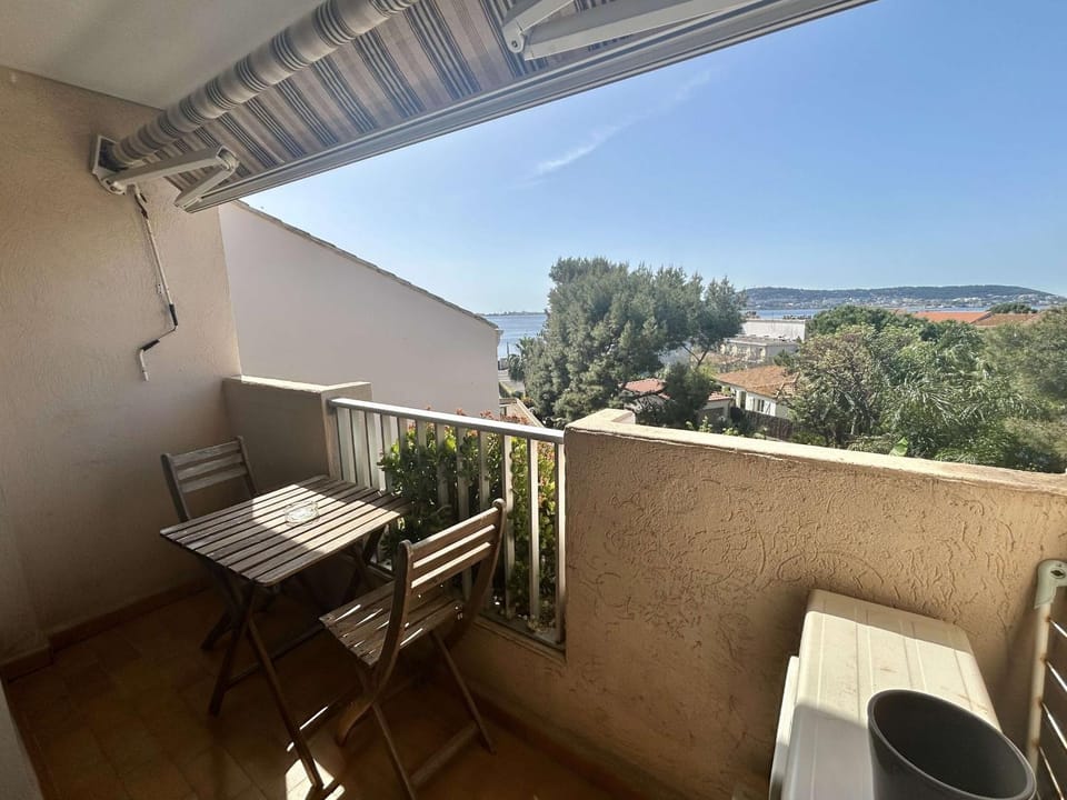 Appartement T1 avec climatisation, vue Ã©tang - FR-1-553-342 Apartment in Balaruc-les-Bains