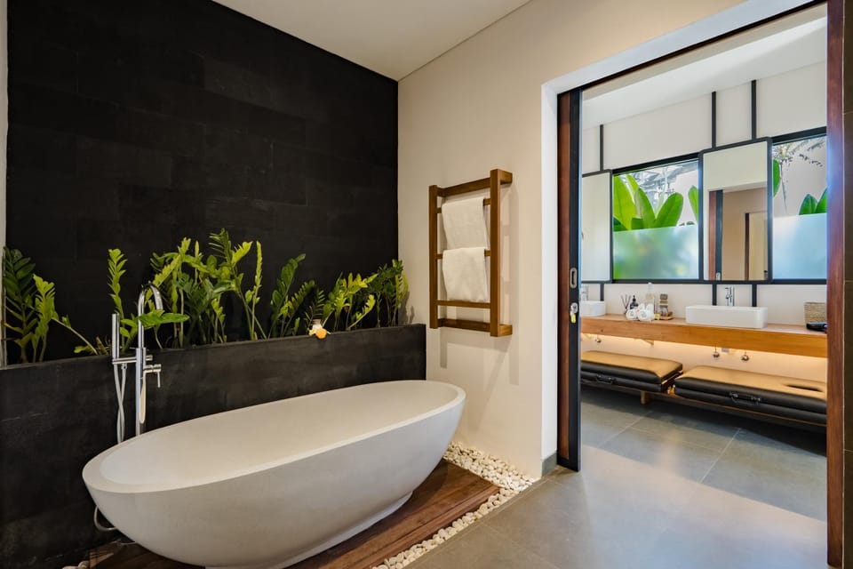 Bathroom, Photo of the whole room, Bath, towels