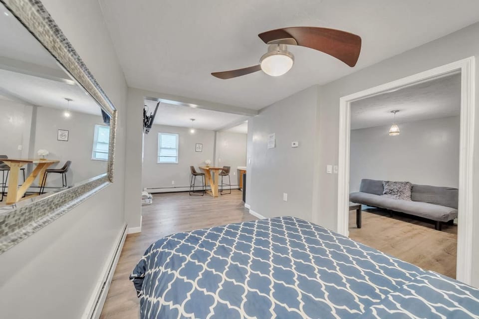Private Suite Near DCU Center Apartment in Worcester