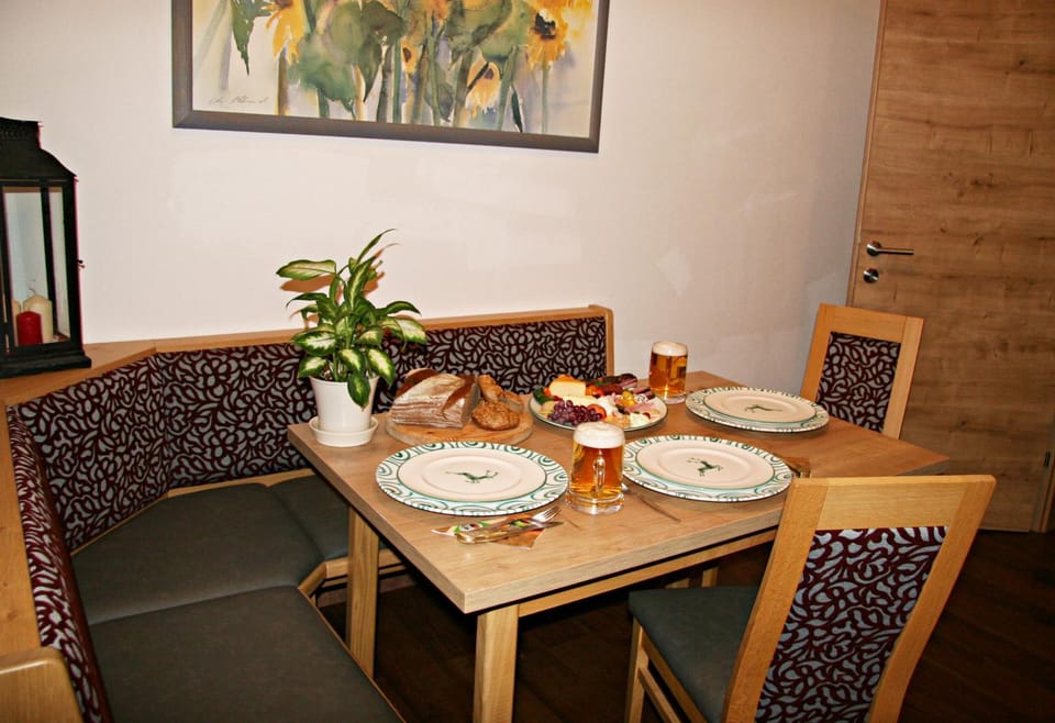 Decorative detail, Dining area, Meals