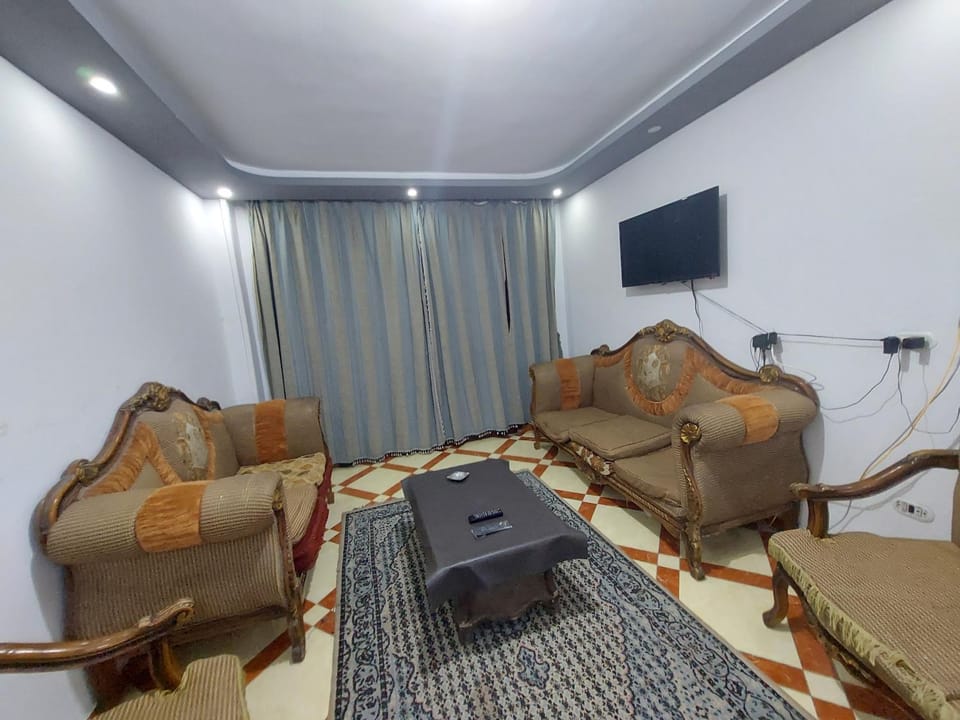 Communal lounge/ TV room, TV and multimedia, Living room, Evening entertainment