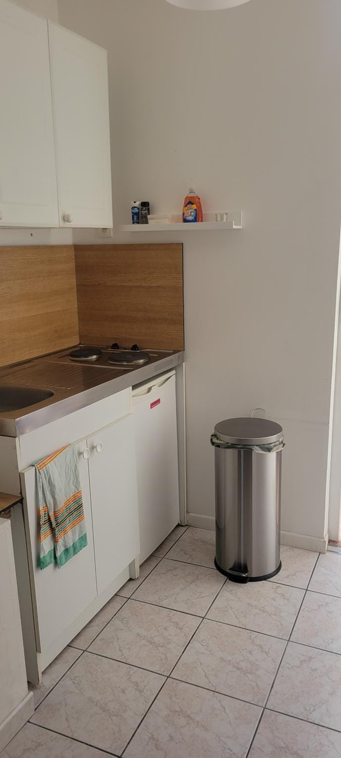 Kitchen or kitchenette, stove