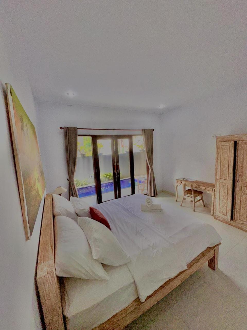 Bed, Photo of the whole room, Bedroom