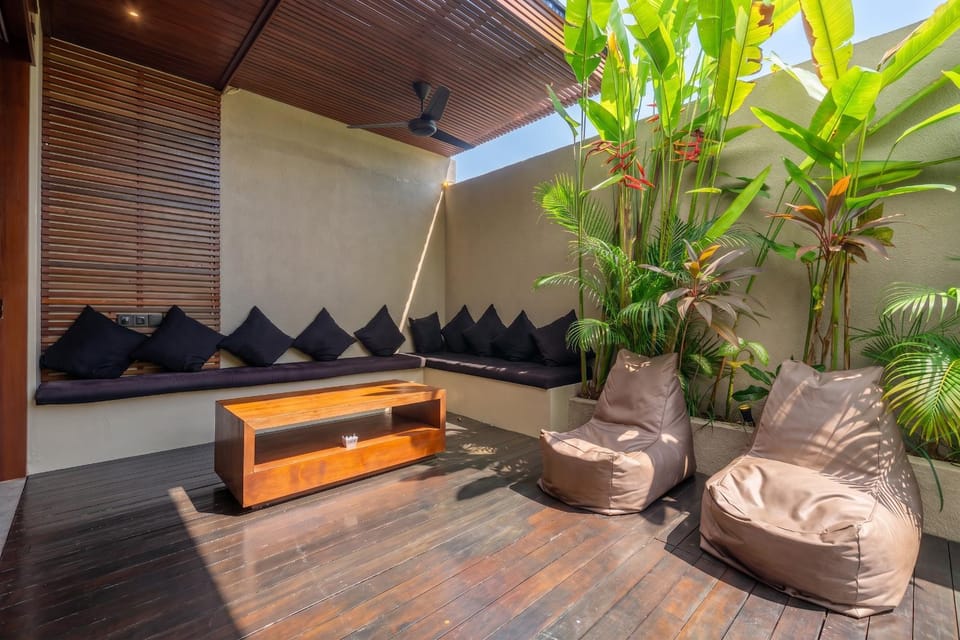 Patio, Seating area