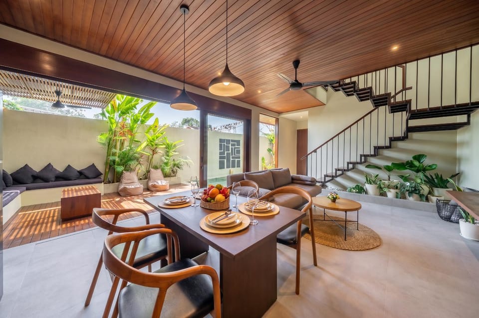 Patio, Dining area