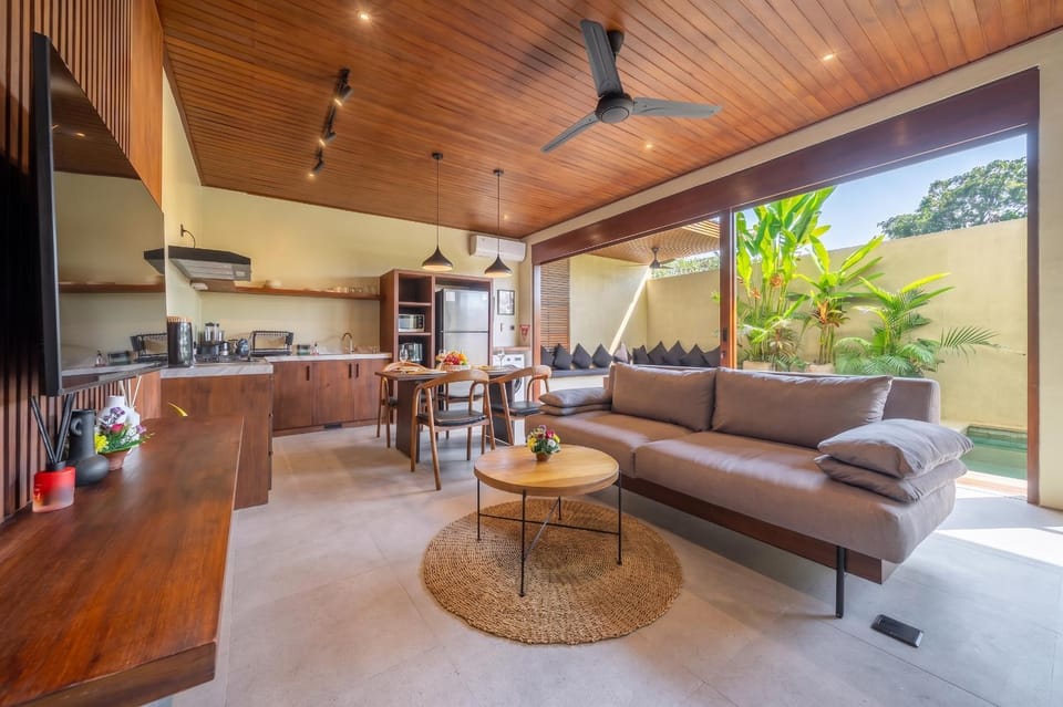 TV and multimedia, Kitchen or kitchenette, Living room, Dining area