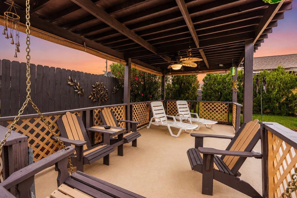 Lynn Haven 3BR - Private Pool & Fenced Yard House in Lynn Haven