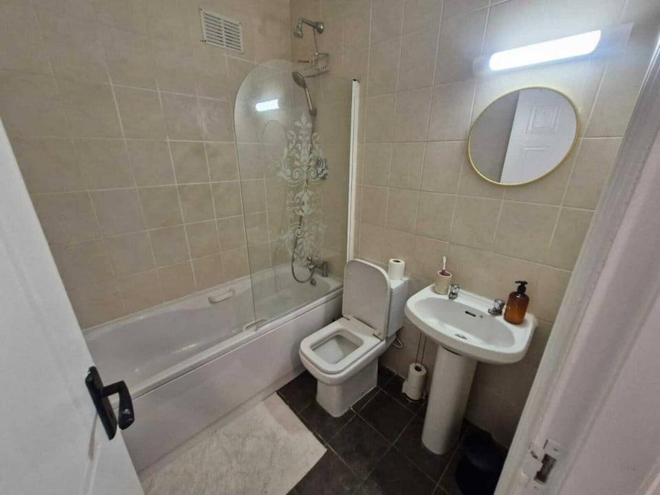 Spacious Bright Modern Apt With Garden Apartment in Dublin