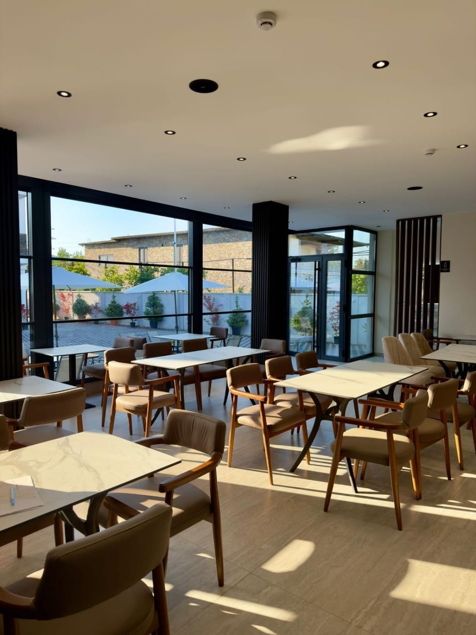 Restaurant/places to eat, Restaurant/places to eat
