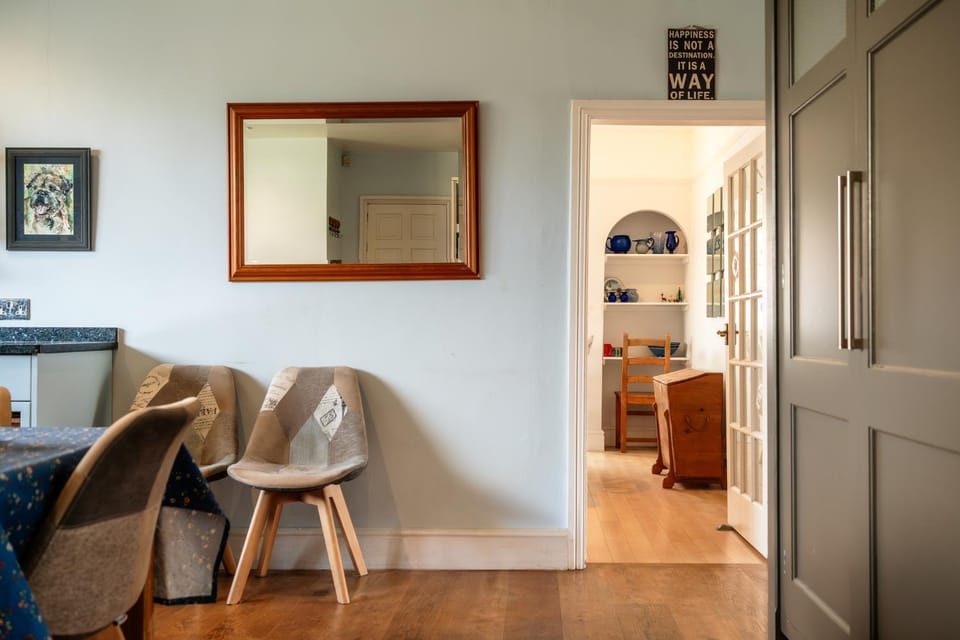 Beautiful 5-Bedroom Home Near Stroud House in Stroud