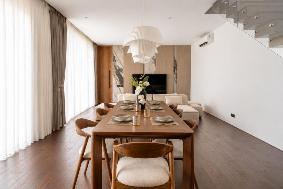 Living room, Seating area, Dining area