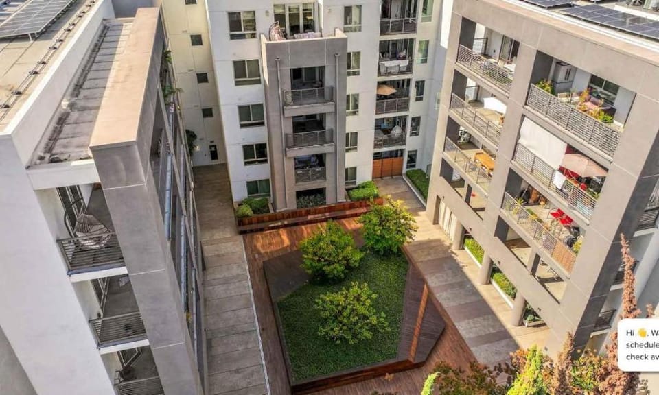 Weho Huxley Haven Modern 2BR with FREE PARKING Apartment in West Hollywood