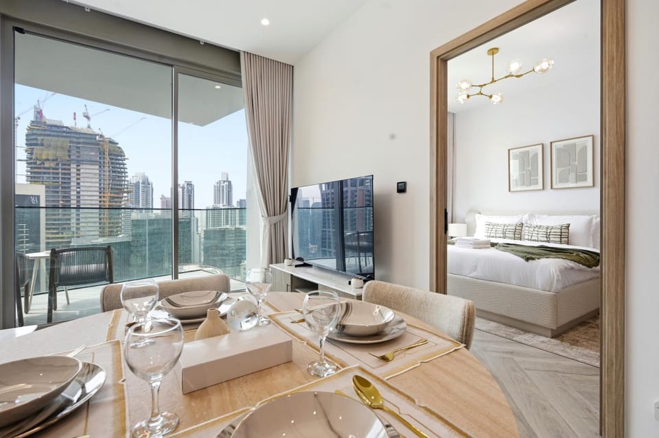 TV and multimedia, Balcony/Terrace, Living room, Seating area, Dining area
