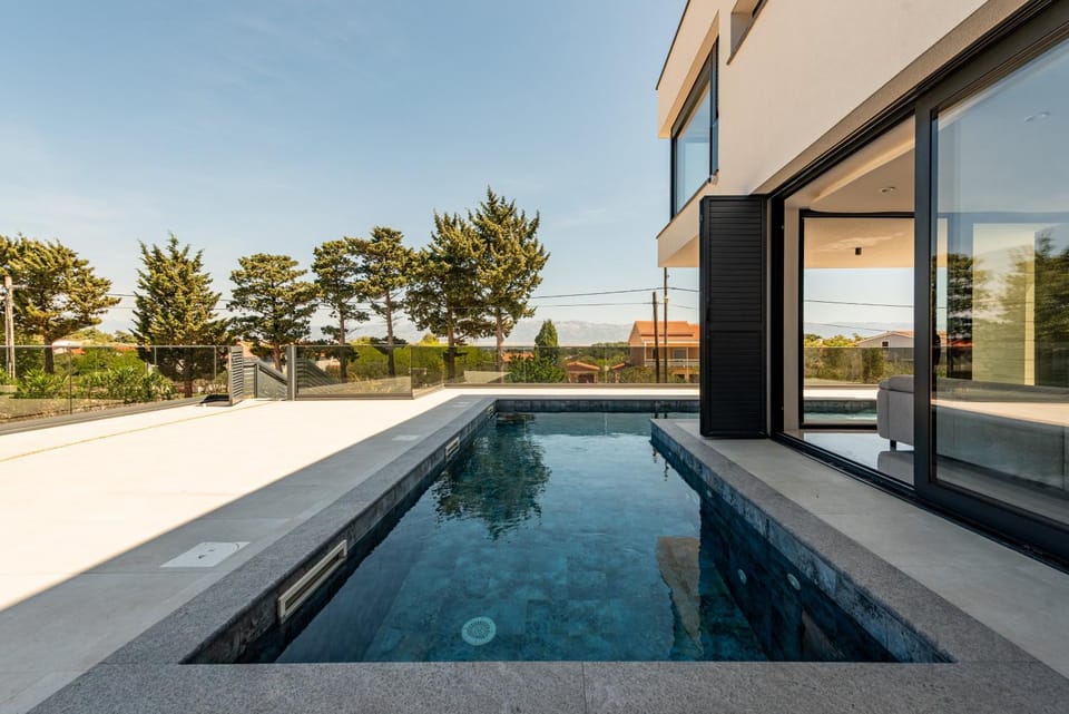 Property building, Pool view, Swimming pool