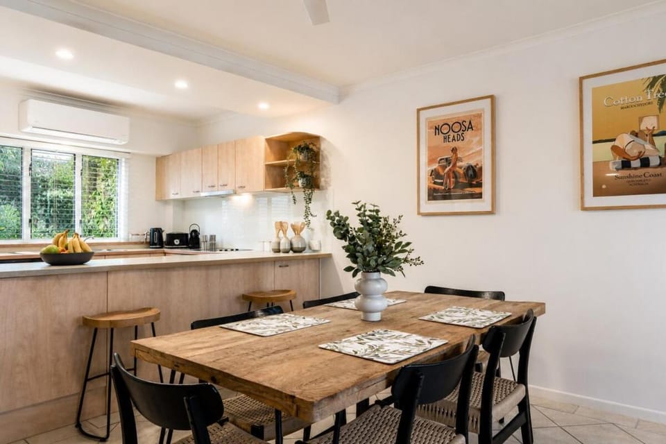 Dining area, air conditioner, air conditioner