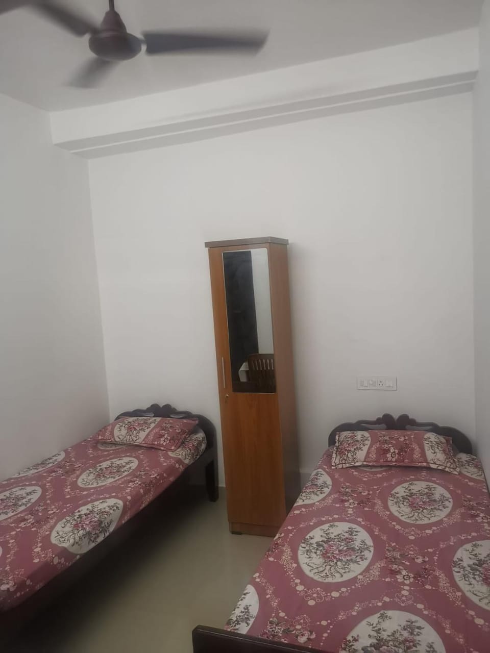 Railviewtouristhome Capsule hotel in Varkala