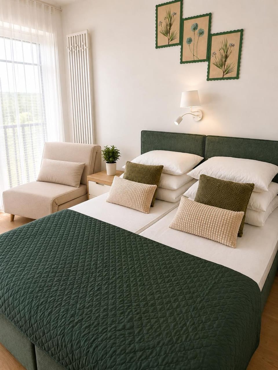 Bed, Photo of the whole room, Bedroom