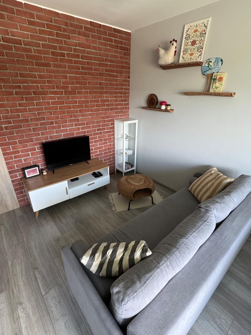 TV and multimedia, Living room, Seating area