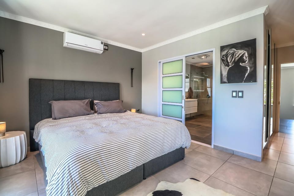 Contemporary Plantation Island - P54 House in Knysna