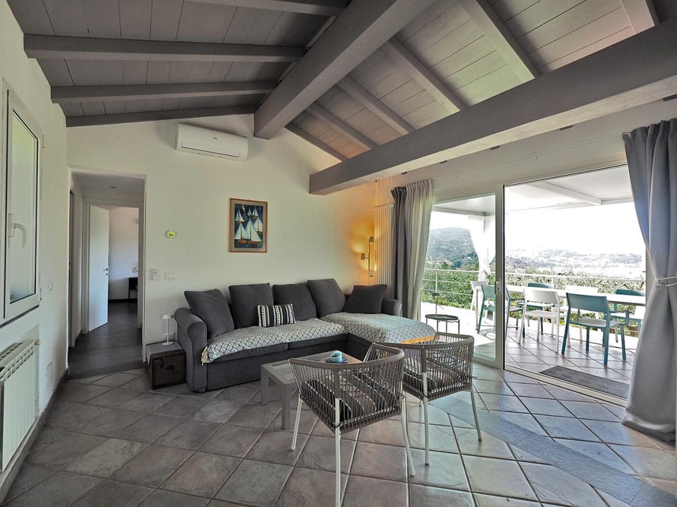 View (from property/room), Balcony/Terrace, Living room, Seating area