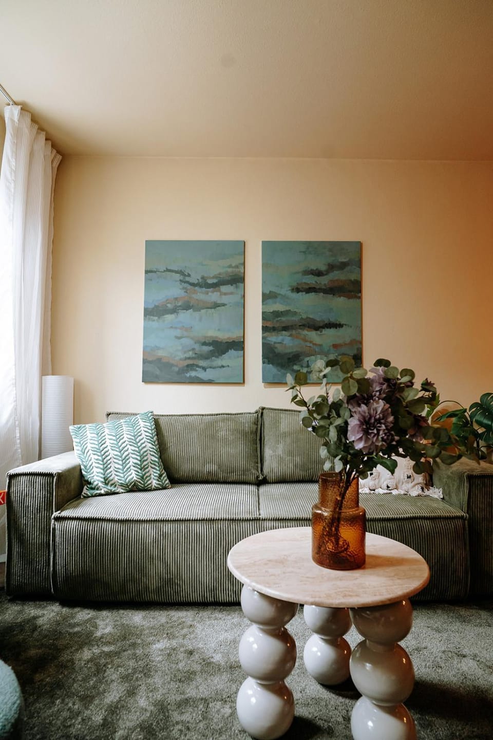 Living room, Seating area