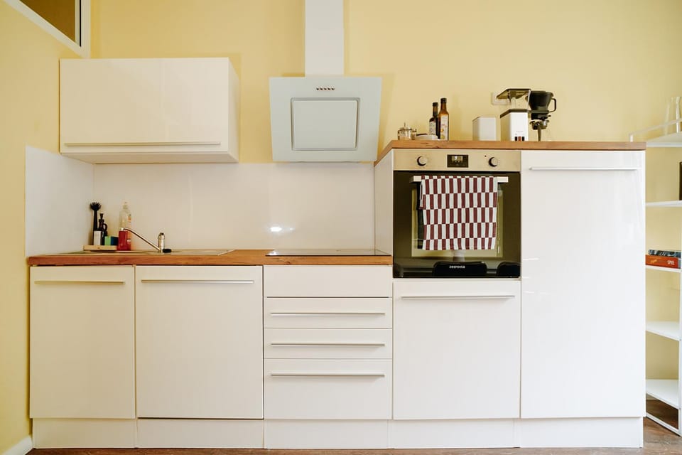 Kitchen or kitchenette, oven, stove
