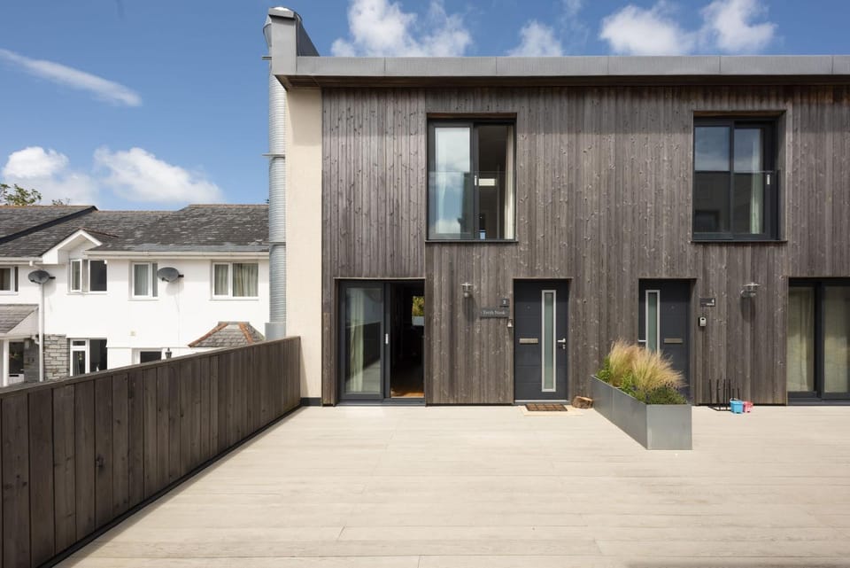Property building, Facade/entrance