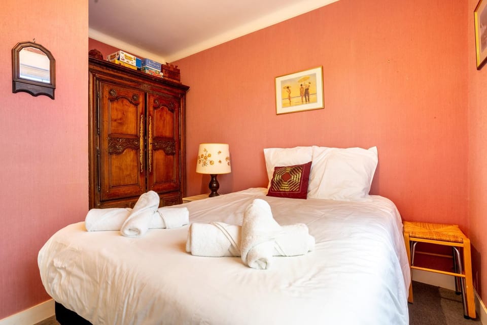 Living room, Bedroom
