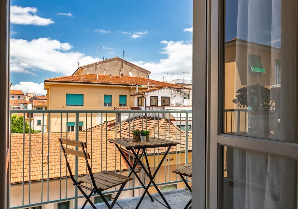 Property building, Balcony/Terrace