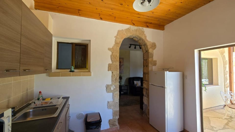 Secluded Garden Studio Apartment in Tala