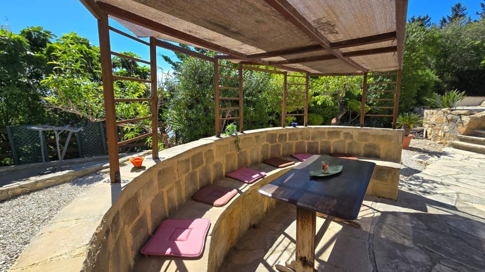 Secluded Garden Studio Apartment in Tala