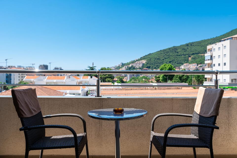 Day, View (from property/room), Balcony/Terrace, Dining area